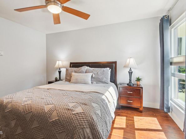 5585 E Pacific Coast Highway 132, Long Beach CA 90804