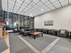 576 N Bellflower 101, Long Beach CA 90814