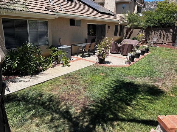 1233 Rocky Point Way, Escondido CA 92026