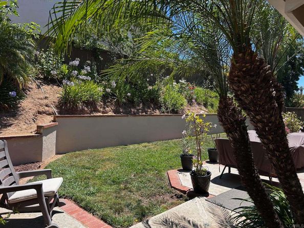 1233 Rocky Point Way, Escondido CA 92026