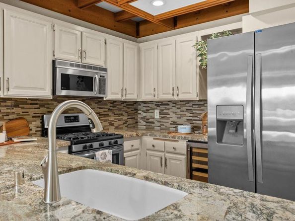 801 Kalpati Circle B, Carlsbad CA 92008