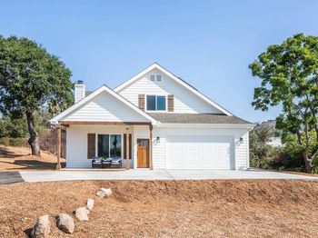 983 La Rueda Drive