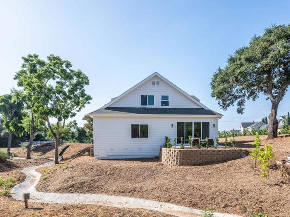 983 La Rueda Drive, Vista CA 92084