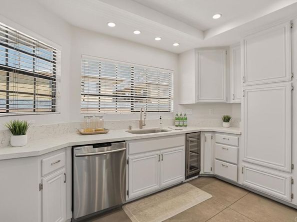 2021 Carnegie Lane Apt 7, Redondo Beach CA 90278