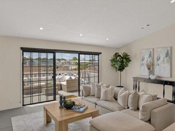 2021 Carnegie Lane Apt 7, Redondo Beach CA 90278