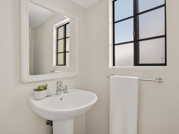 2021 Carnegie Lane Apt 7, Redondo Beach CA 90278