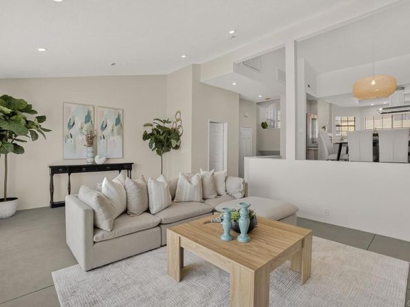 2021 Carnegie Lane Apt 7, Redondo Beach CA 90278