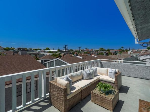 2021 Carnegie Lane Apt 7, Redondo Beach CA 90278