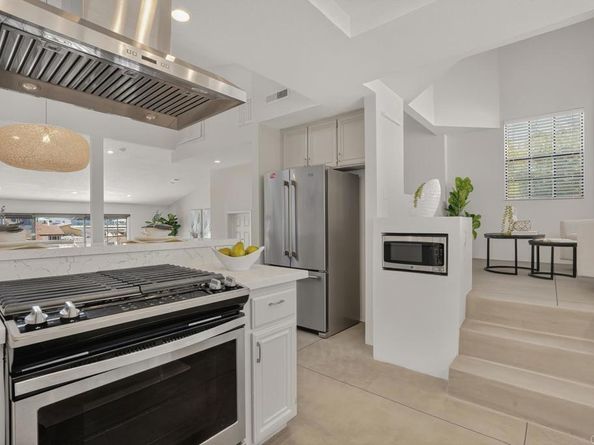 2021 Carnegie Lane Apt 7, Redondo Beach CA 90278
