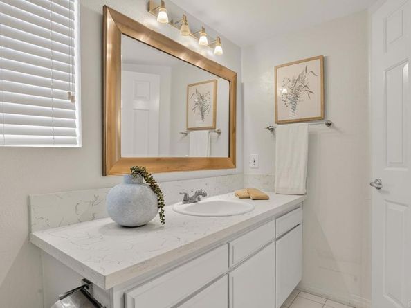 2021 Carnegie Lane Apt 7, Redondo Beach CA 90278