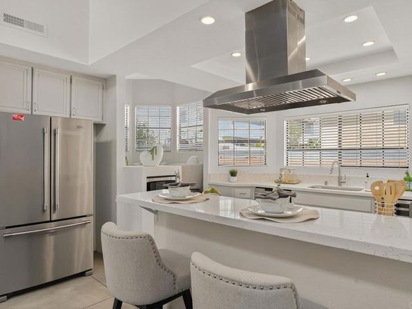 2021 Carnegie Lane Apt 7, Redondo Beach CA 90278