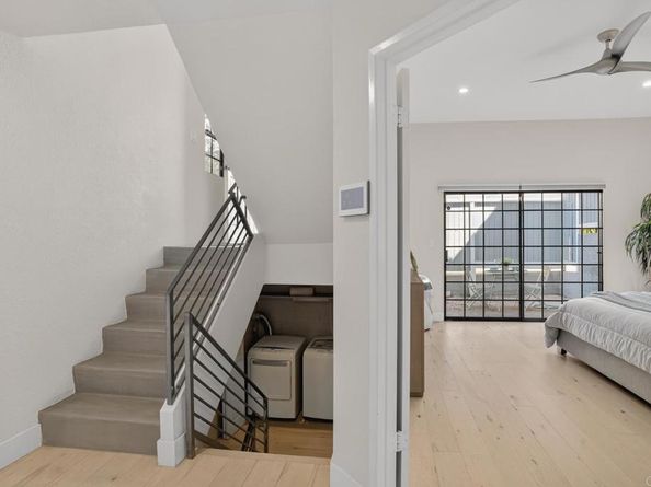 2021 Carnegie Lane Apt 7, Redondo Beach CA 90278