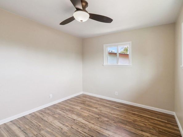 915 Crest View Rd, Vista CA 92081