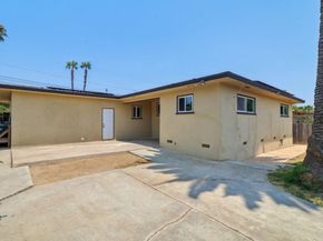 915 Crest View Rd, Vista CA 92081