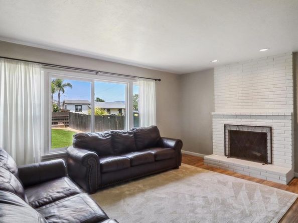 915 Crest View Rd, Vista CA 92081