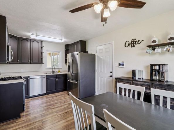 915 Crest View Rd, Vista CA 92081