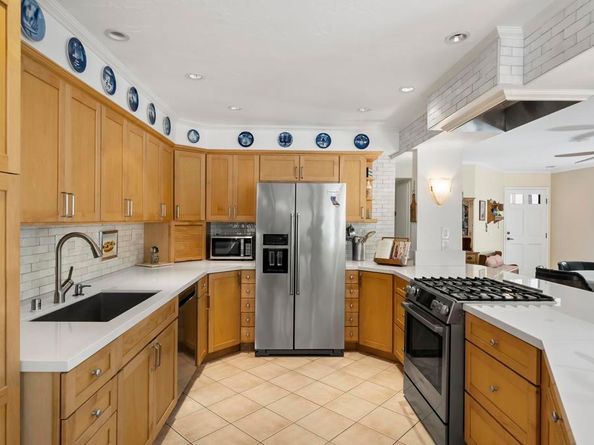 4989 Corte Playa Encino, San Diego CA 92124