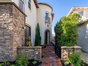 2225 David Place, Carlsbad CA 92008