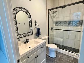 1564 Manzanita Hollow, Vista CA 92084