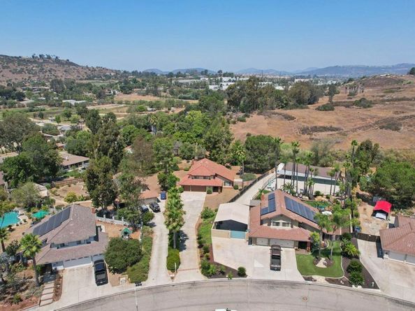 2432 Live Oak Road, Escondido CA 92029