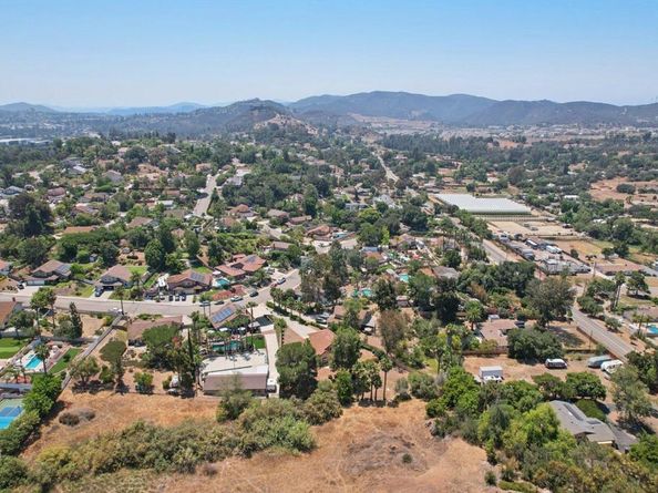 2432 Live Oak Road, Escondido CA 92029