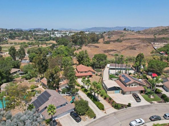 2432 Live Oak Road, Escondido CA 92029