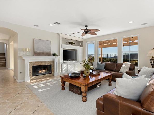 1490 Schoolhouse Way, San Marcos CA 92078