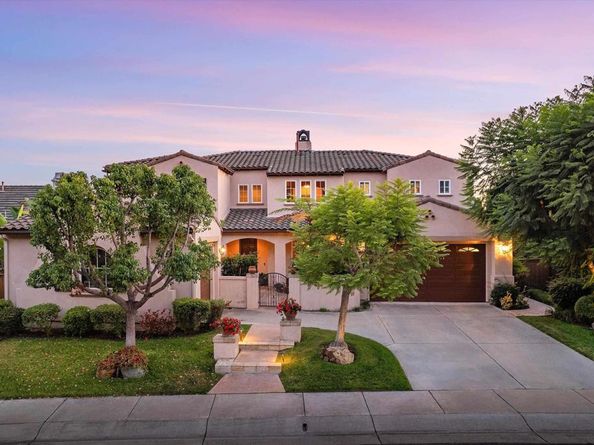 1490 Schoolhouse Way, San Marcos CA 92078
