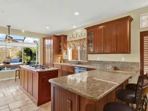 2162 View Crest Gln, Escondido CA 92026