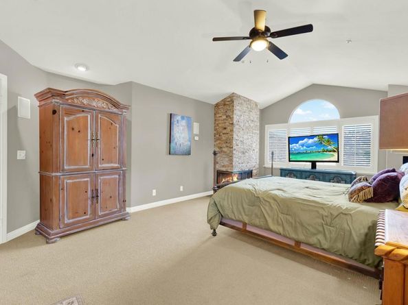 2162 View Crest Gln, Escondido CA 92026