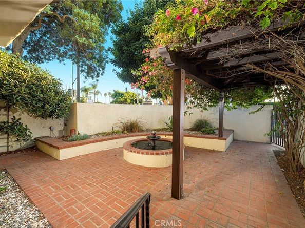 16592 Grimaud Lane, Huntington Beach CA 92649
