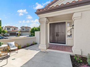 32 Comiso, Irvine CA 92614