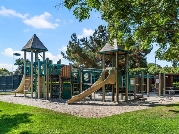 32 Comiso, Irvine CA 92614