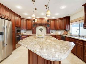 2438 Ocean Street, Carlsbad CA 92008