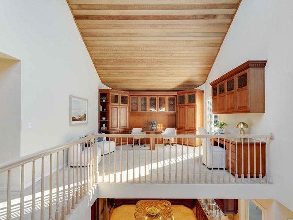 2438 Ocean Street, Carlsbad CA 92008