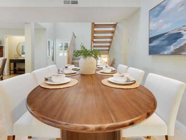 2438 Ocean Street, Carlsbad CA 92008