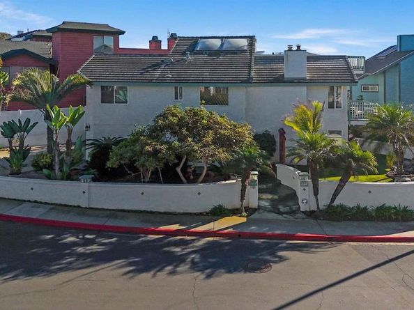 2438 Ocean Street, Carlsbad CA 92008