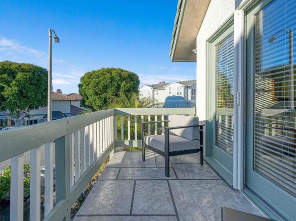 2438 Ocean Street, Carlsbad CA 92008