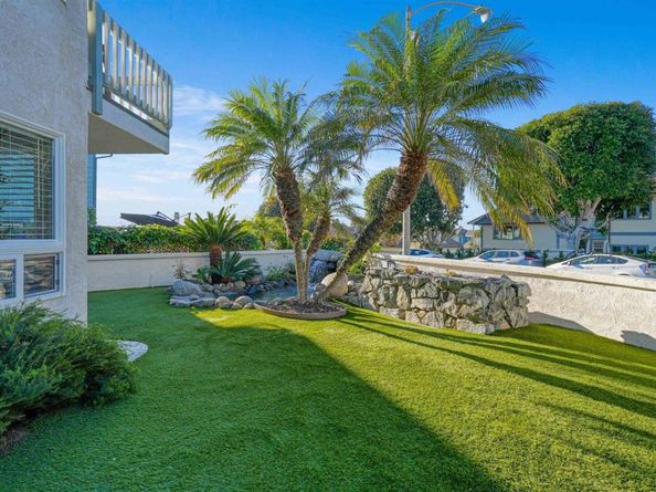 2438 Ocean Street, Carlsbad CA 92008