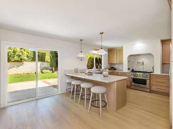 6234 Watertree Ct, Agoura Hills CA 91301