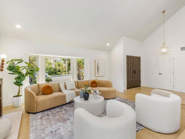 6234 Watertree Ct, Agoura Hills CA 91301