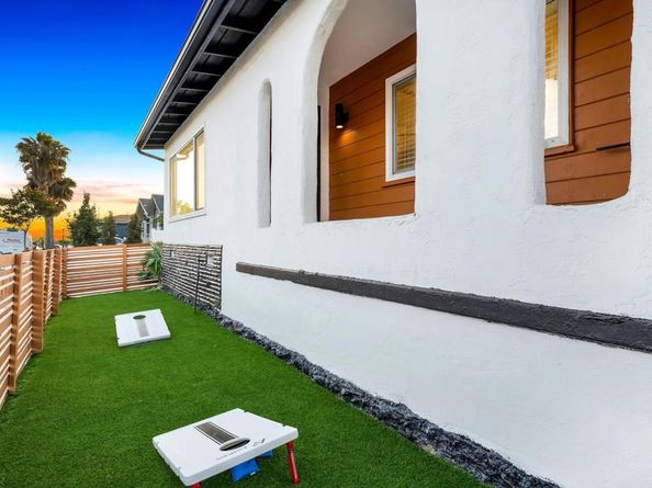 5028 Monroe Avenue, San Diego CA 92115