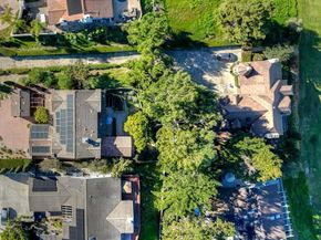 2556 La Costa Avenue, Carlsbad CA 92009