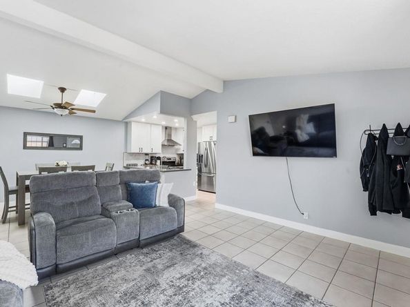 141 Belfast, Escondido CA 92027