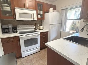 1345 Cabrillo Park J11, Santa Ana CA 92701