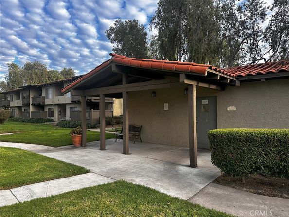 1345 Cabrillo Park J11, Santa Ana CA 92701