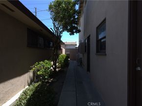 1921 E Washington Street, Long Beach CA 90805