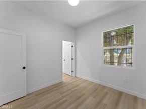 752 E 17th Street, Los Angeles CA 90021