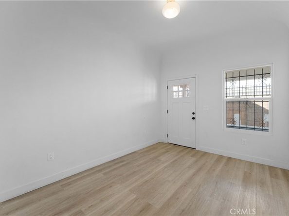 752 E 17th Street, Los Angeles CA 90021