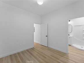 752 E 17th Street, Los Angeles CA 90021